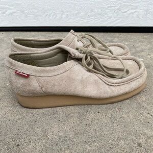 Clarks Women’s Beige Suede Moccasin Lace-Up Shoes wallabees chukka boots leather